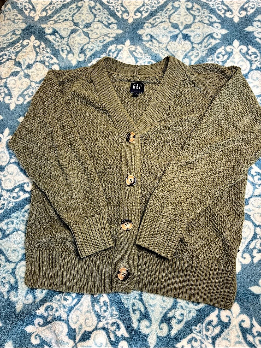 GAP Green Cardigan Size Small Like New